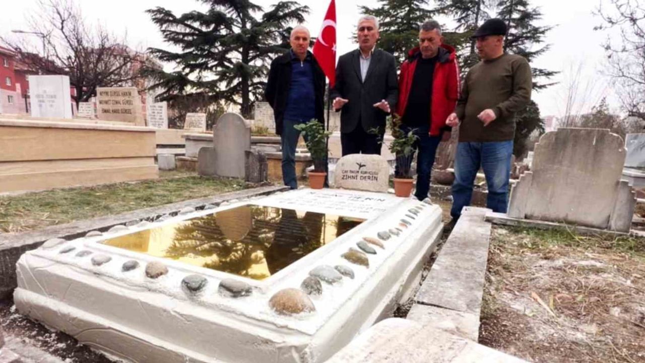 Rizeli çay üreticilerinden Zihni Derin’e vefa: Ankara’daki mezarı 53 taşla restore edildi