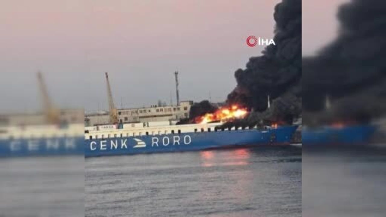 Rusya, Odessa'da demirli Türk yük gemisini vurdu