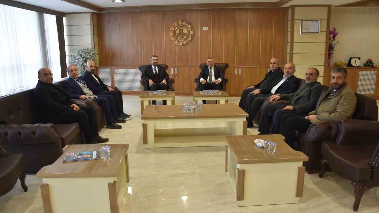 Sadıkoğlu ve Torunoğlu Malatya'da Odalar Arası İş Birliğini Görüştü
