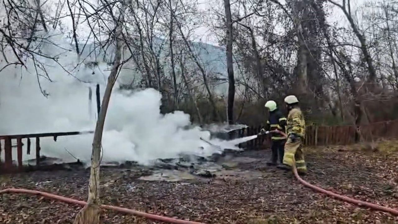 Safranbolu'da alabalık tesisine ait kamelya yangında küle döndü