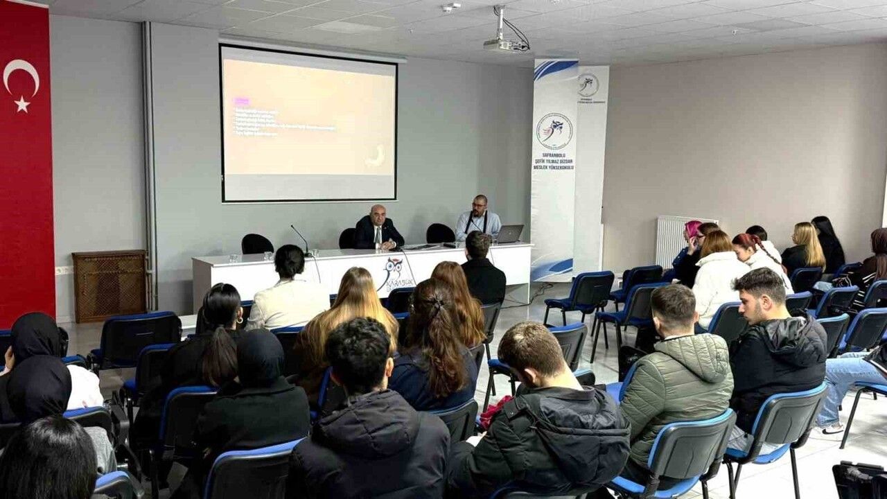 Safranbolu Kaymakamı Hayrettin Baskın, KBÜ'de Kamu Yönetimi Dersine Konuk Oldu