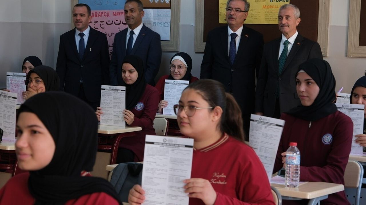 Şahinbey'de 8'incisi Düzenlenen Umre Ödüllü Kitap Okuma Yarışması Tamamlandı