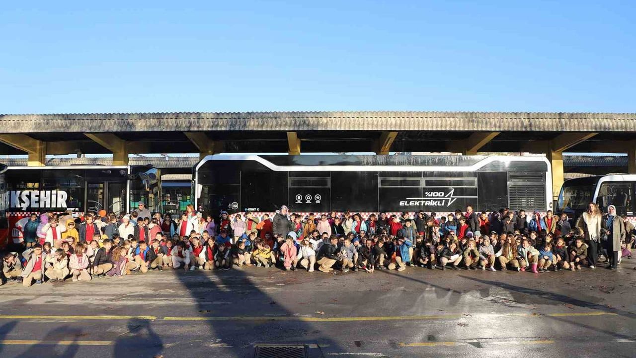 Sakarya'da 500 İlkokul Öğrencisi ADARAY ve Metrobüsle Toplu Taşımayı İnceledi