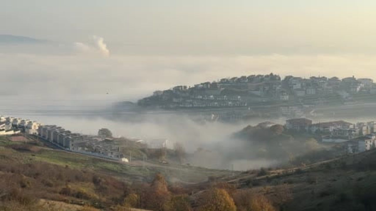 Sakarya'da Gün Doğumuyla Buluşan Sis Kartpostallık Görüntüler Oluşturdu