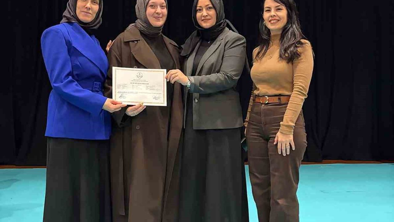 Sakarya'da Türk İşaret Dili Kursu tamamlandı: kursiyerler sertifikalarını aldı