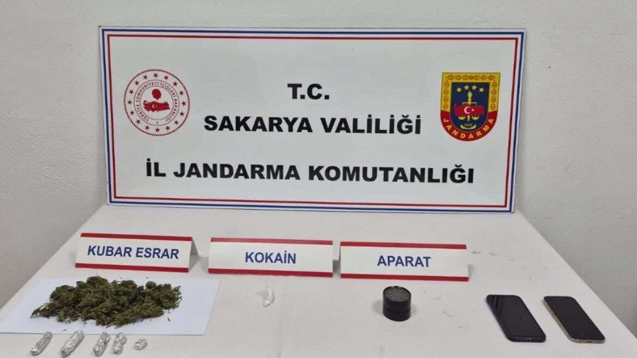 Sakarya'da yılbaşı öncesi uyuşturucu operasyonu: Yaklaşık 11 kg esrar ele geçirildi