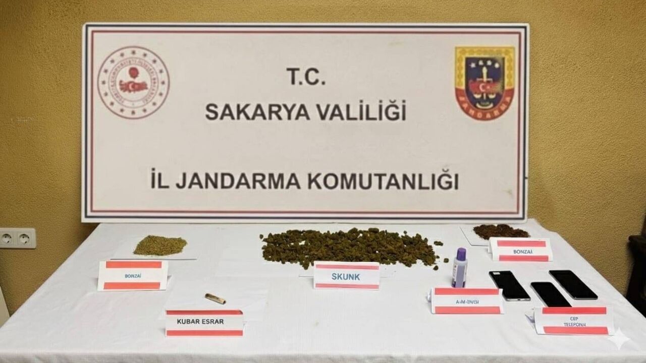 Sakarya'nın Serdivan ilçesinde jandarma uyuşturucu operasyonu: Ev sahibi tutuklandı