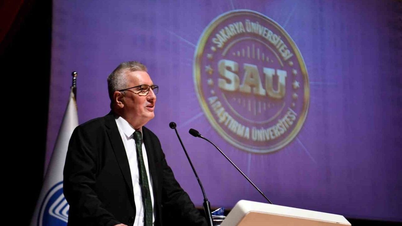 Sakarya Üniversitesi 'Araştırma Üniversitesi' Statüsünü Törenle Kutladı — A2 Kategorisinde 15'inci Sıraya Yükseldi