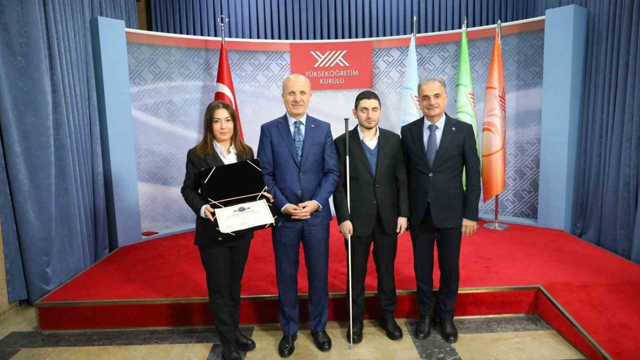 Sakarya Üniversitesi, YÖK Engelsiz Üniversite Program Nişanlarında Türkiye birincisi oldu