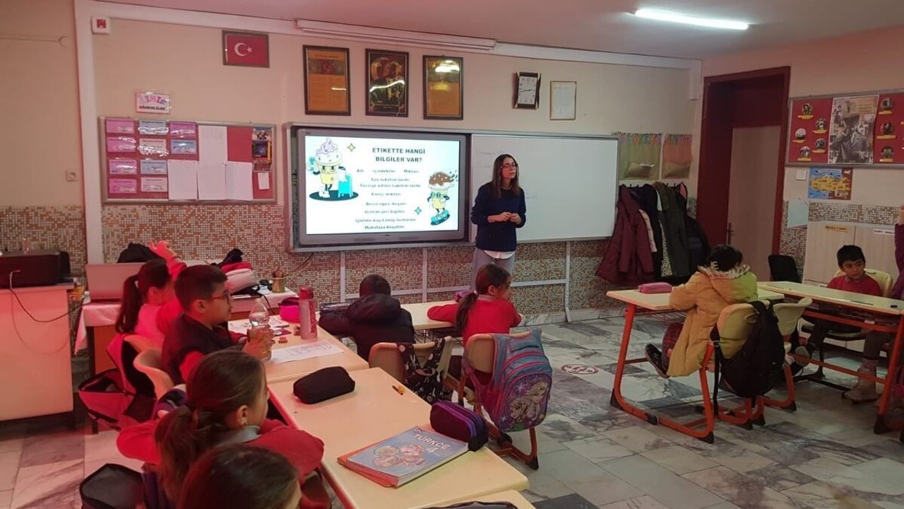 Salavatlı İlkokulu'nda öğrencilere gıda güvenliği ve bilinçli tüketim eğitimi
