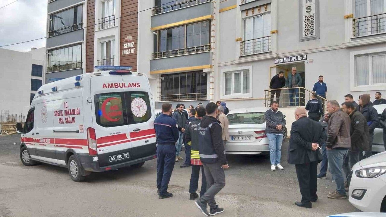 Samsun Bafra'da 28 yaşındaki K.K. evde doğal gaz borusuna asılı bulundu, hastanede yaşamını yitirdi