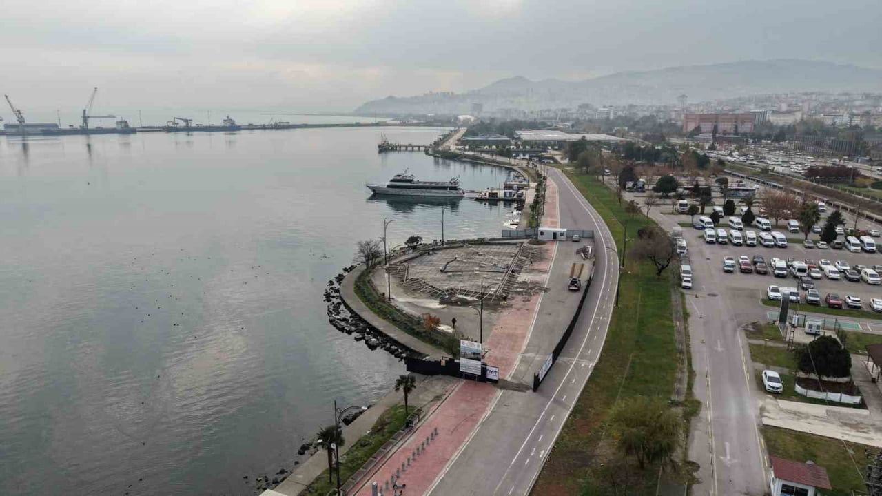 Samsun Büyükşehir'den Liman ile Tütün İskelesi Arasında Deniz Manzaralı Balık Restoranı