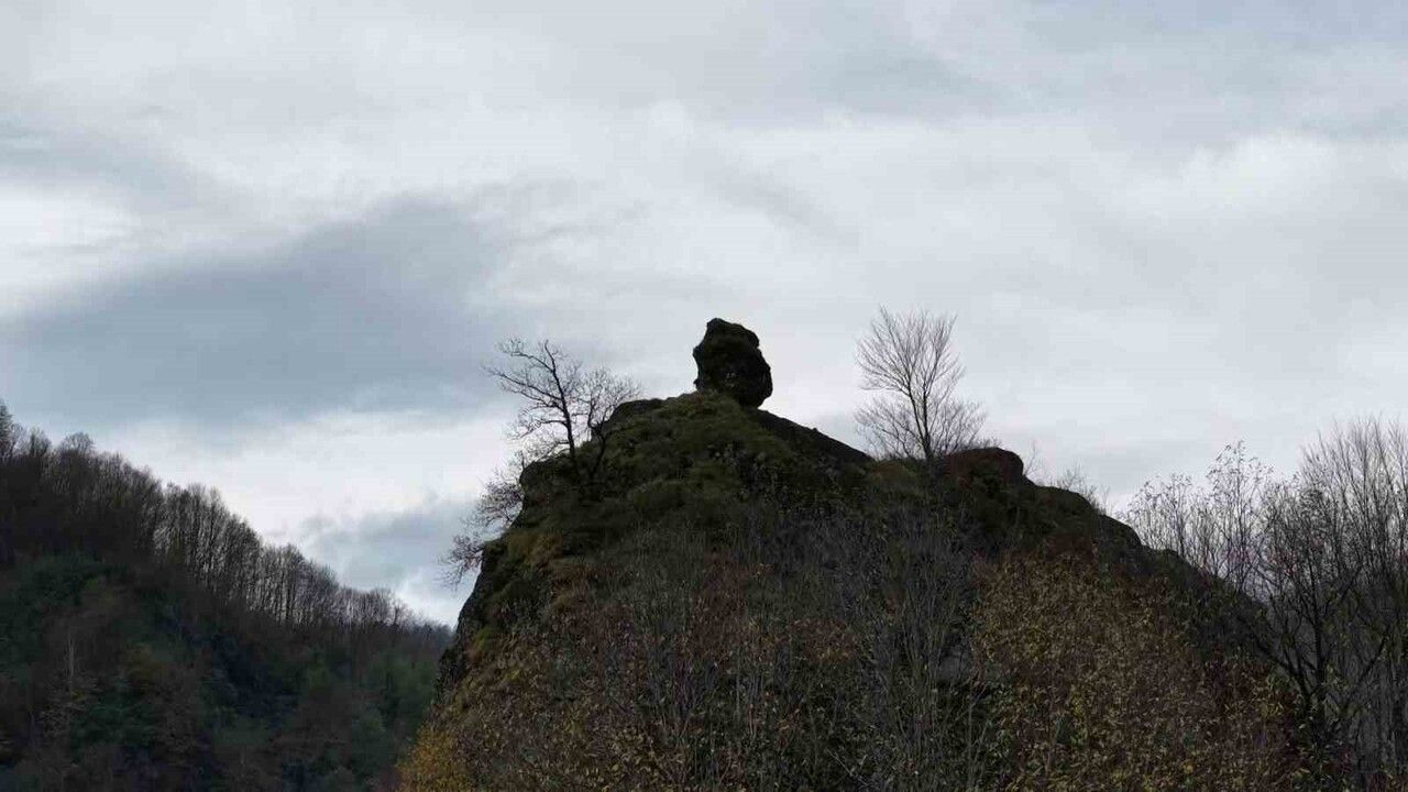 Samsun Çağlayan'da Siluetiyle Dikkat Çeken Yamaç Kayası