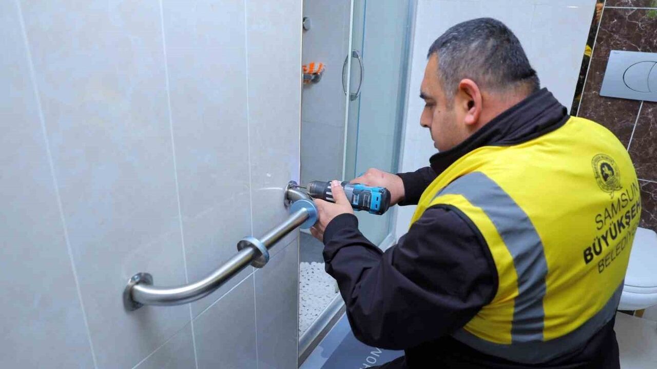 Samsun'da 50 hanede banyo ve ıslak zeminlere erişilebilir destekler monte edildi