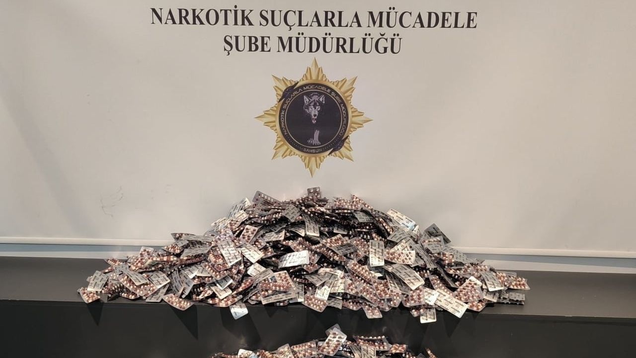 Samsun'da arızalı araç süsüyle uyuşturucu sevkiyatı: 28 bin hap ele geçirildi, 3 kişi tutuklandı