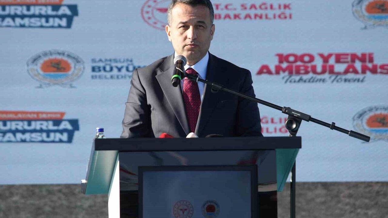 Samsun’da Cumhuriyet tarihinde ilk: 100 ambulans Samsun Büyükşehir Belediyesi tarafından acil sağlık filosuna katıldı