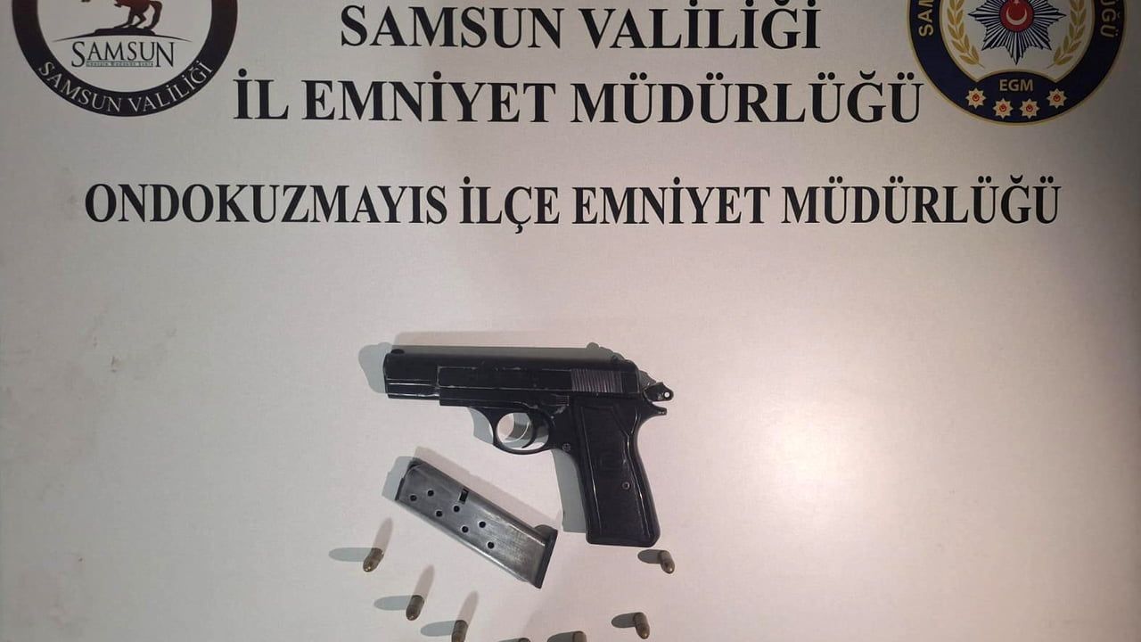 Samsun'da eşini darbeden şüpheli evinde silah ve kaçak malzemelerle yakalandı, tutuklandı