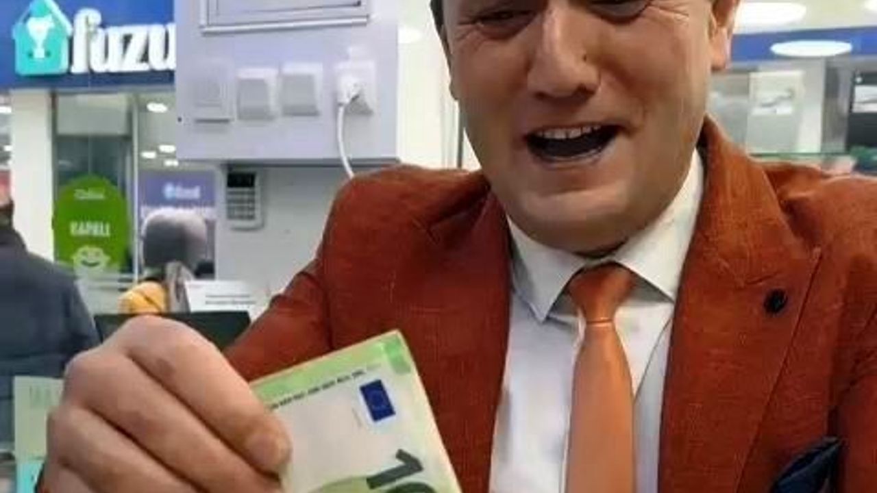 Samsun’da iPhone 17 Pro Max satışında dövizleri gören telefoncunun tepkisi sosyal medyada ilgi çekti