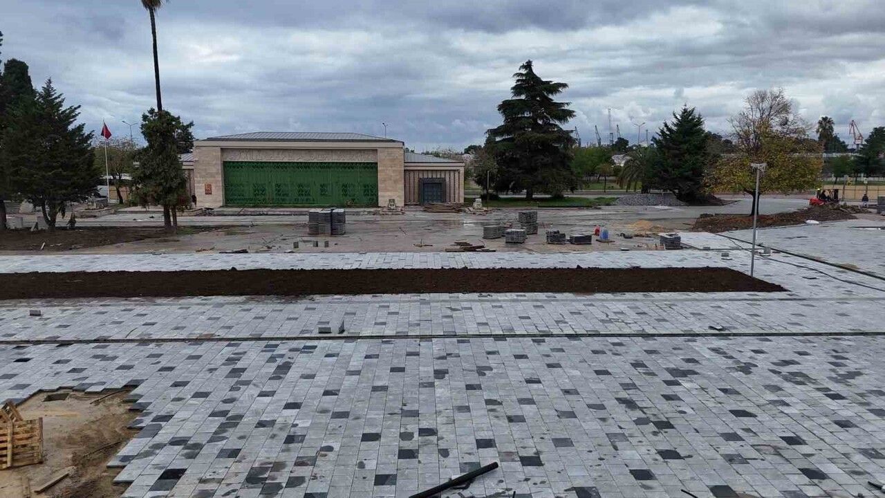 Samsun'da İstiklal Meydanı ve Kurtuluş Yolu Yenileme Çalışmaları; Şehir Tanıtım Merkezi Büyük Oranda Tamamlandı