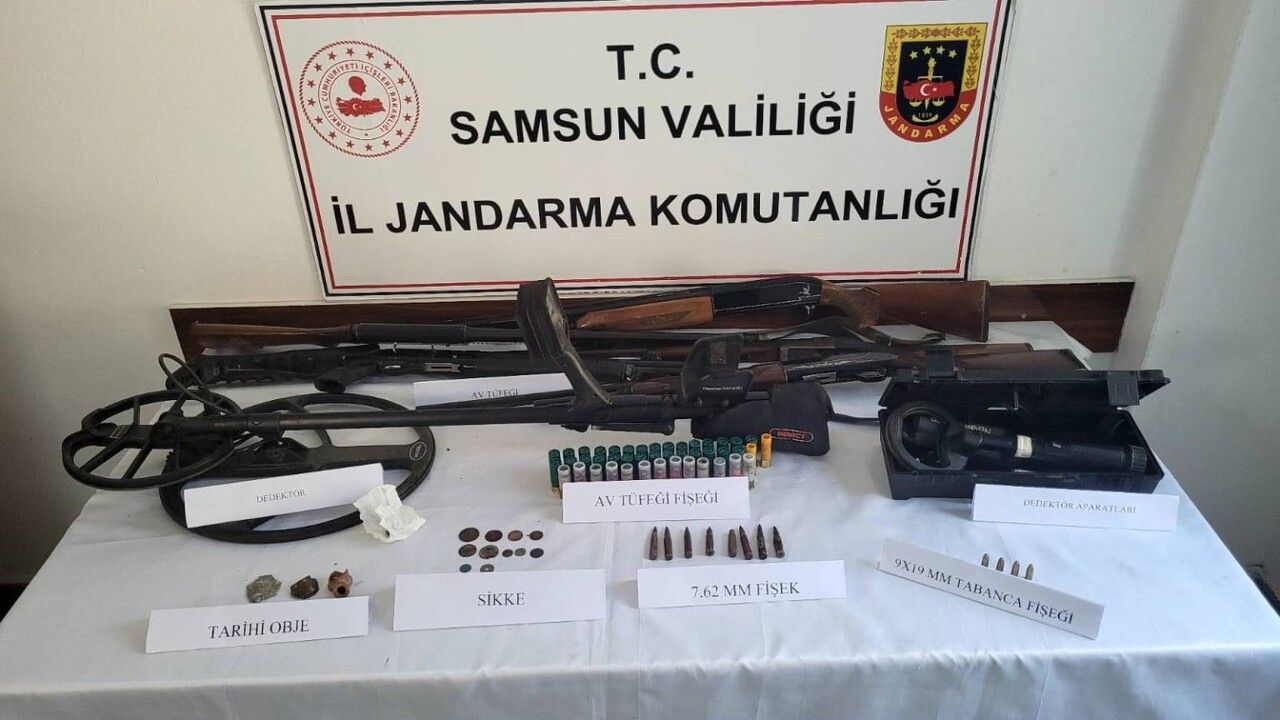 Samsun'da jandarma operasyonu: Silah ve tarihi eser ele geçirildi, 4 kişi gözaltında