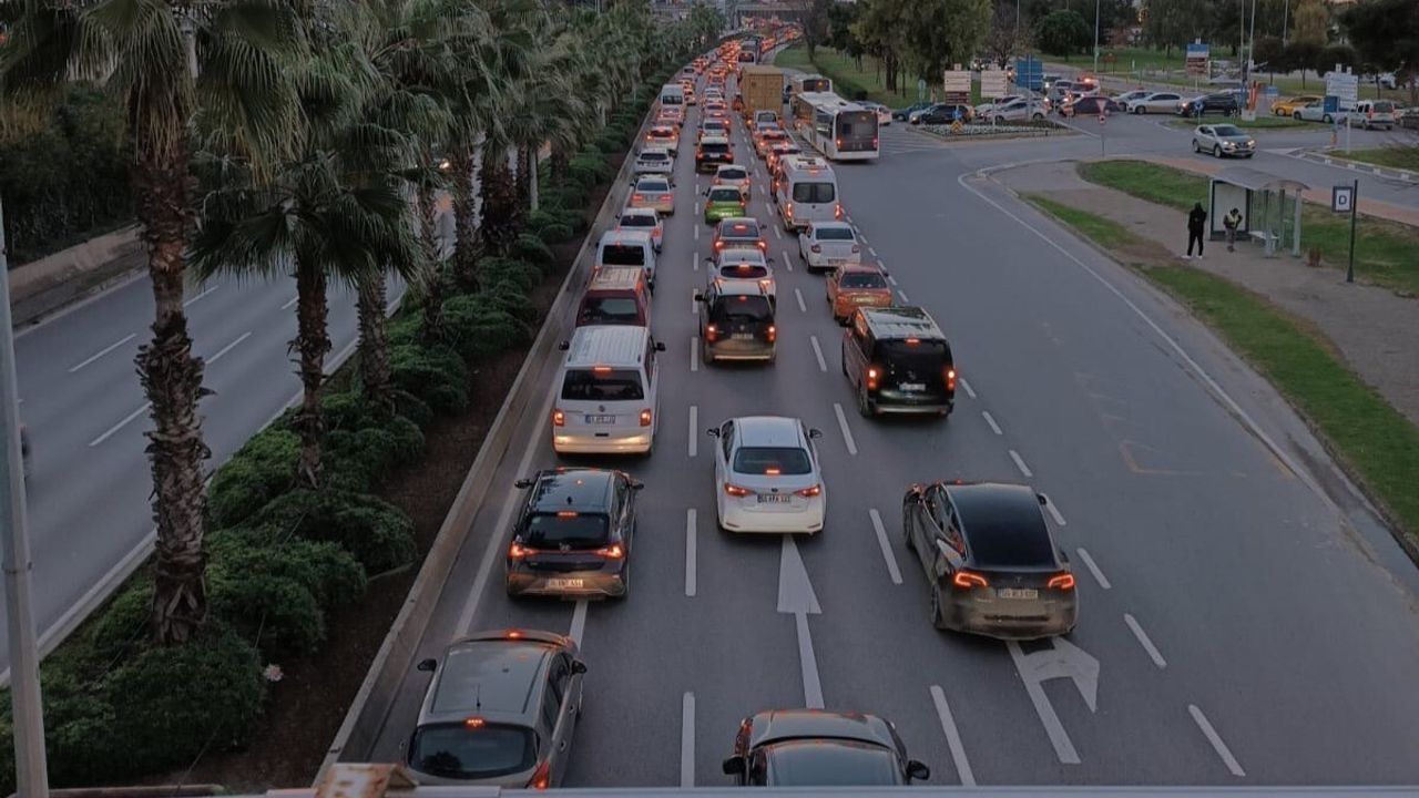 Samsun'da Kasım 2025'te Trafiğe Kayıtlı Motorlu Kara Taşıtı Sayısı 39.838 Arttı