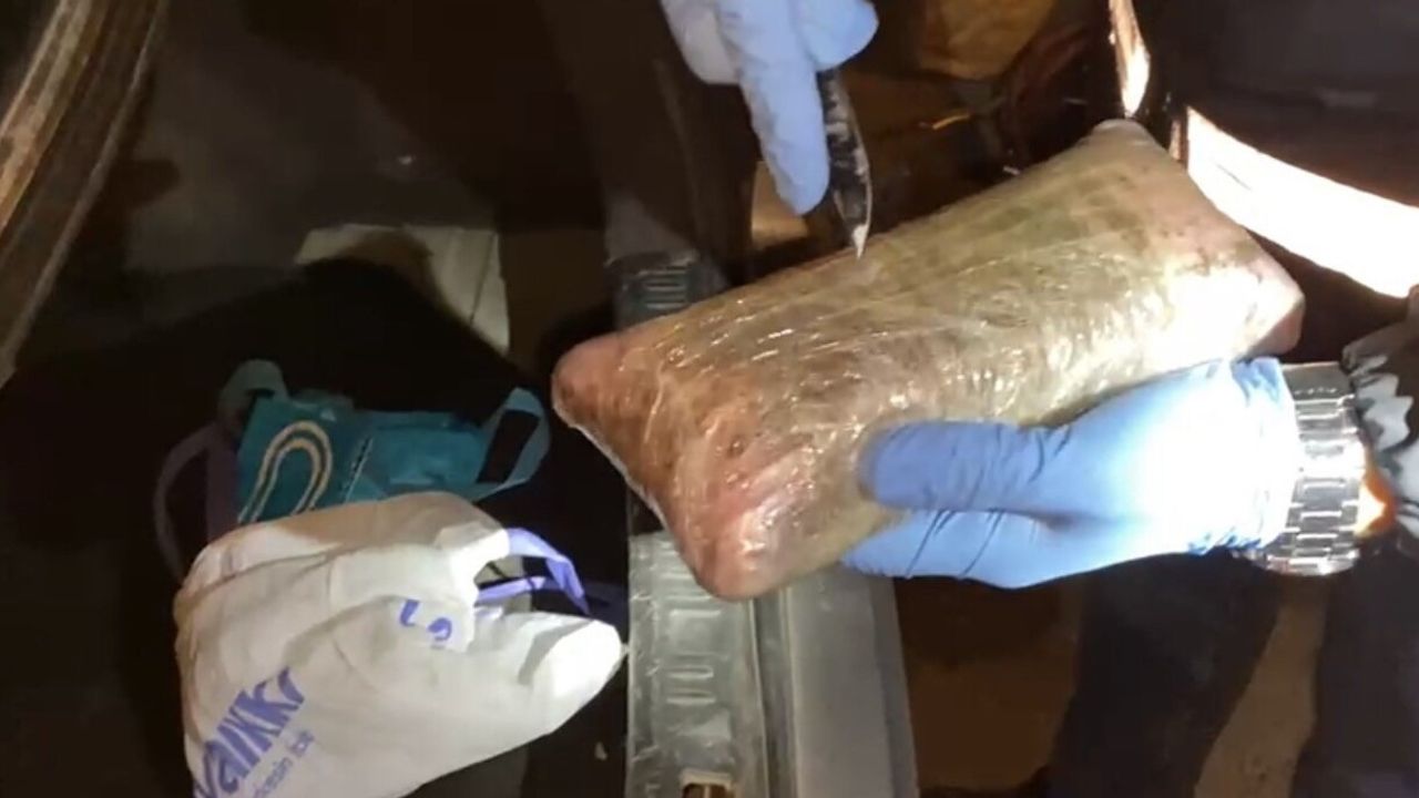 Samsun'da Narkotik Operasyonları: 15 Gözaltı, Çok Sayıda Uyuşturucu ve Silah Ele Geçirildi