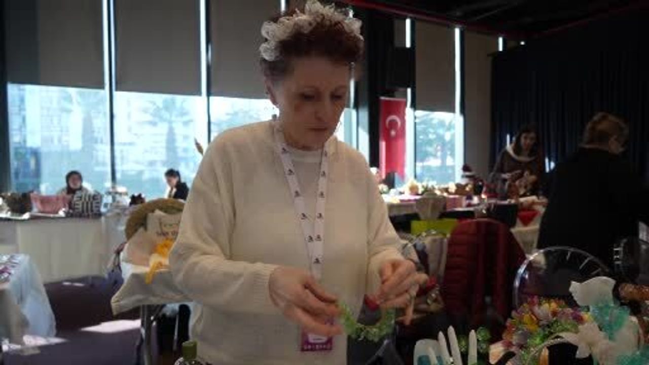 Samsun'da plastik atıklardan sanat: Emekli mimar Yeşim Soysal doğa bilinci aşılıyor