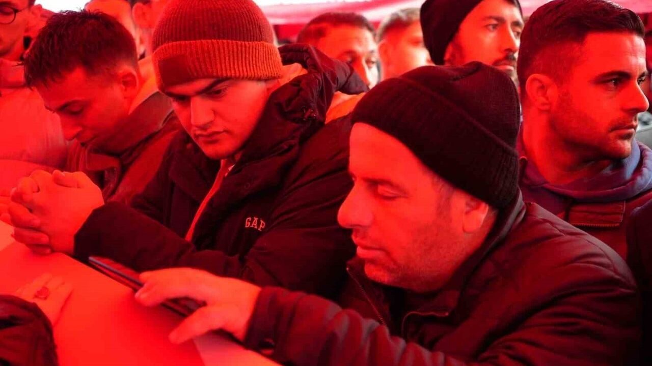 Samsun'da şehit polis Emre Albayrak son yolculuğuna uğurlandı