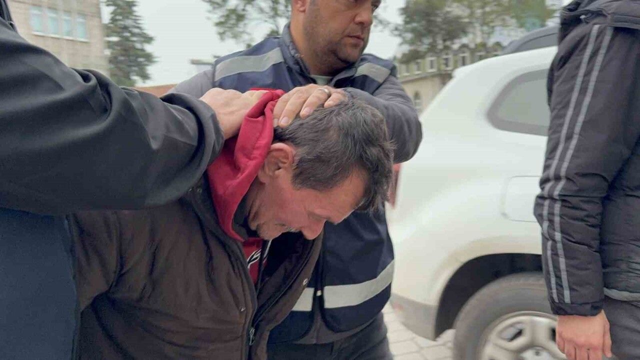 Samsun'da üvey oğlunu bıçaklayarak öldüren baba ve oğlu adliyeye sevk edildi