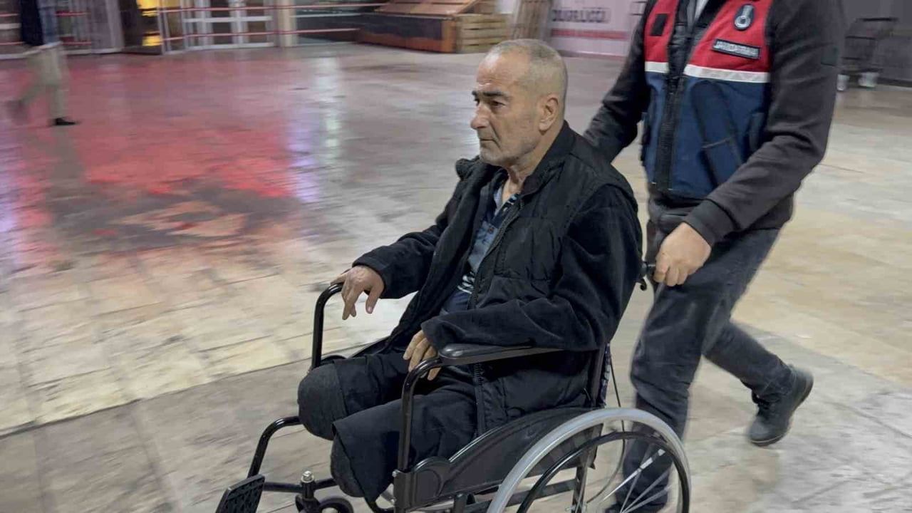 Samsun'da uyuşturucu ticaretinden hükümlü tekerlekli sandalyeyle cezaevine götürüldü