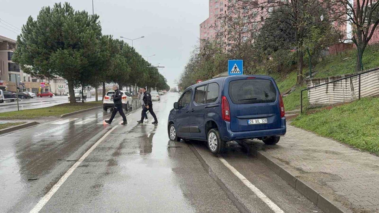 Samsun İlkadım'da hafif ticari aracın çarptığı kadın yaya hastaneye kaldırıldı