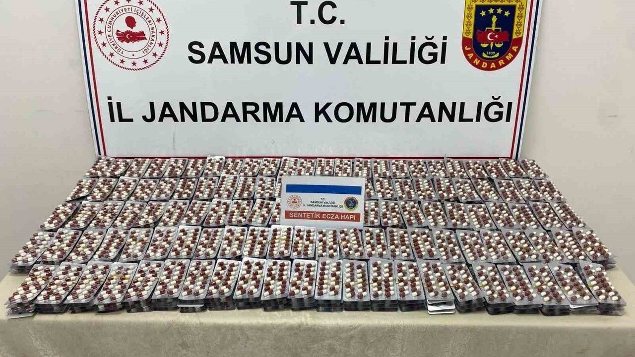 Samsun İlkadım'da jandarma 6 bin 621 adet sentetik ecza hap ele geçirdi