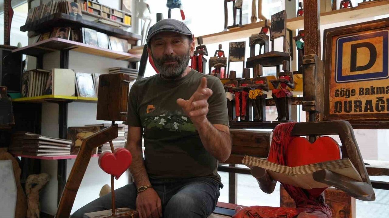 Samsunlu Ahşap Ustası Murat Dölek 'Tahta Yürek' ile Ailevi Kalp Hastalığını Sanata Dönüştürdü