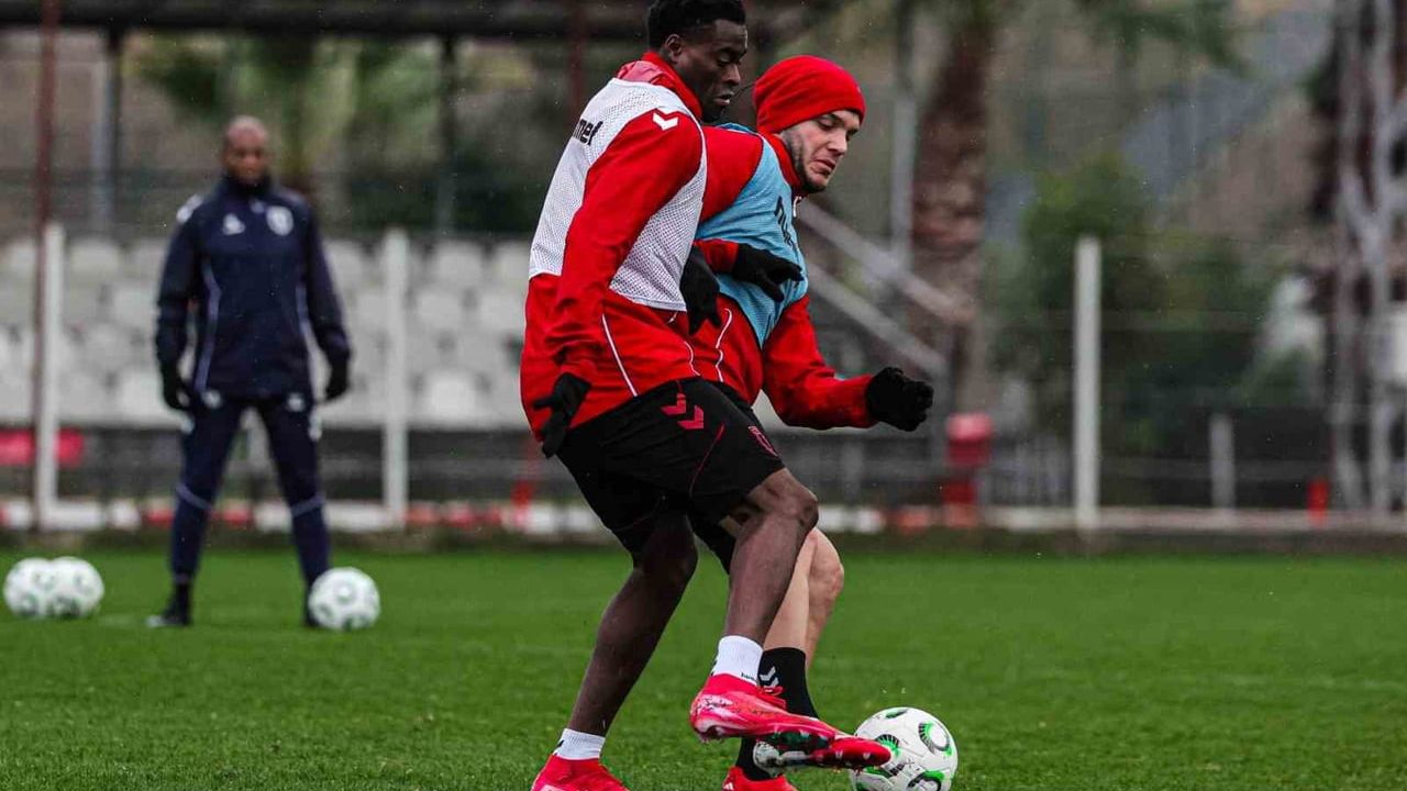 Samsunspor, 7 maçlık galibiyet hasretini Göztepe karşısında sonlandırmayı hedefliyor