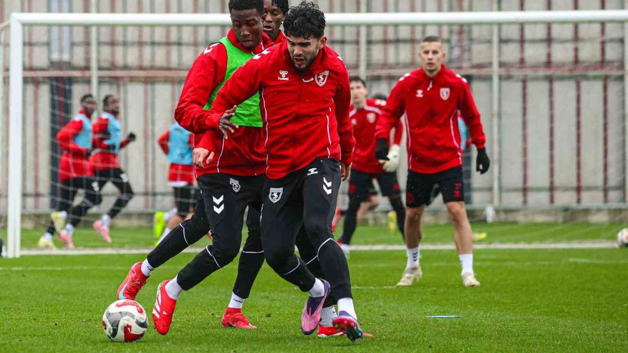 Samsunspor, Fenerbahçe maçı hazırlıklarına başladı — Thomas Reis taktik ve rejenerasyona odaklandı