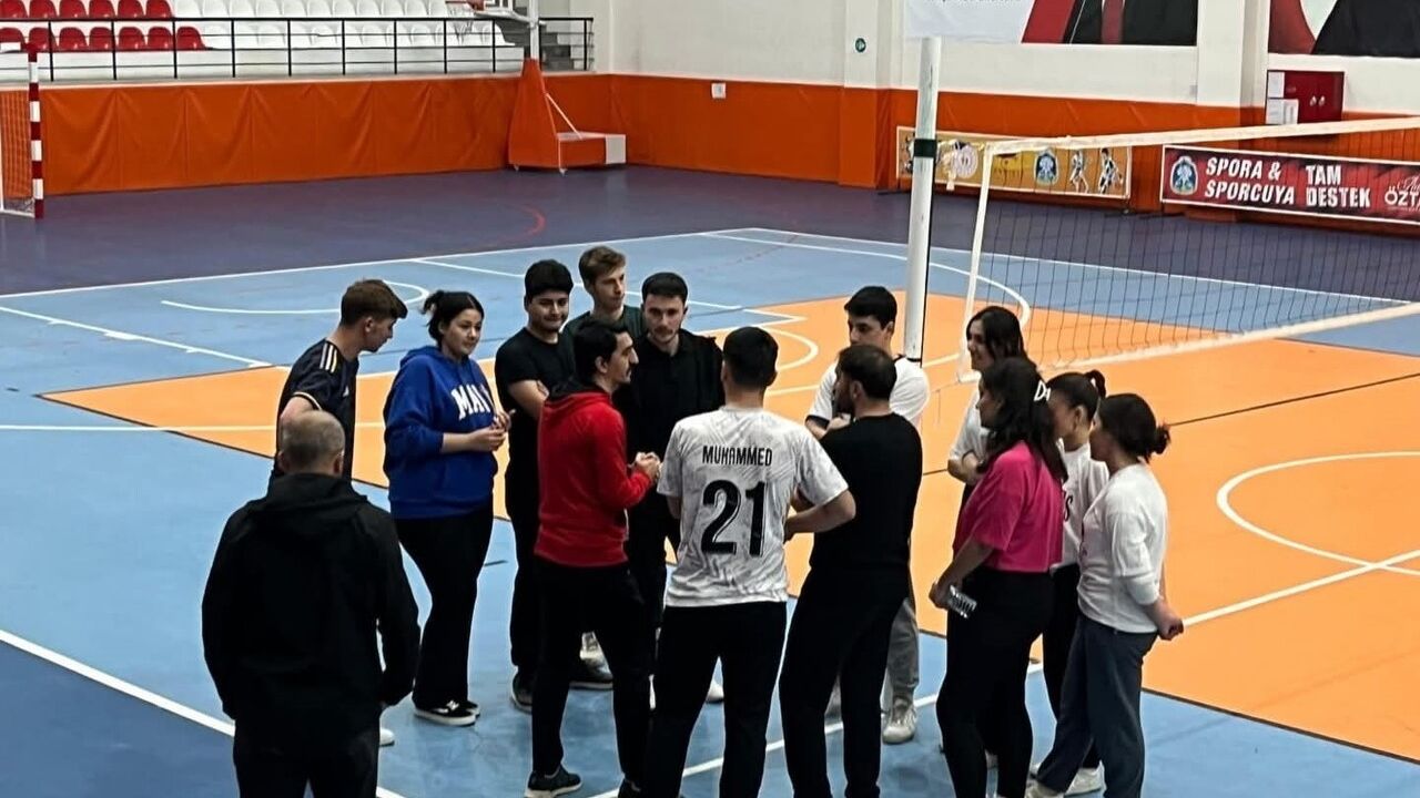 Sandıklı MYO Güz Dönemi Voleybol Turnuvası'nın Şampiyonu Traktör FC