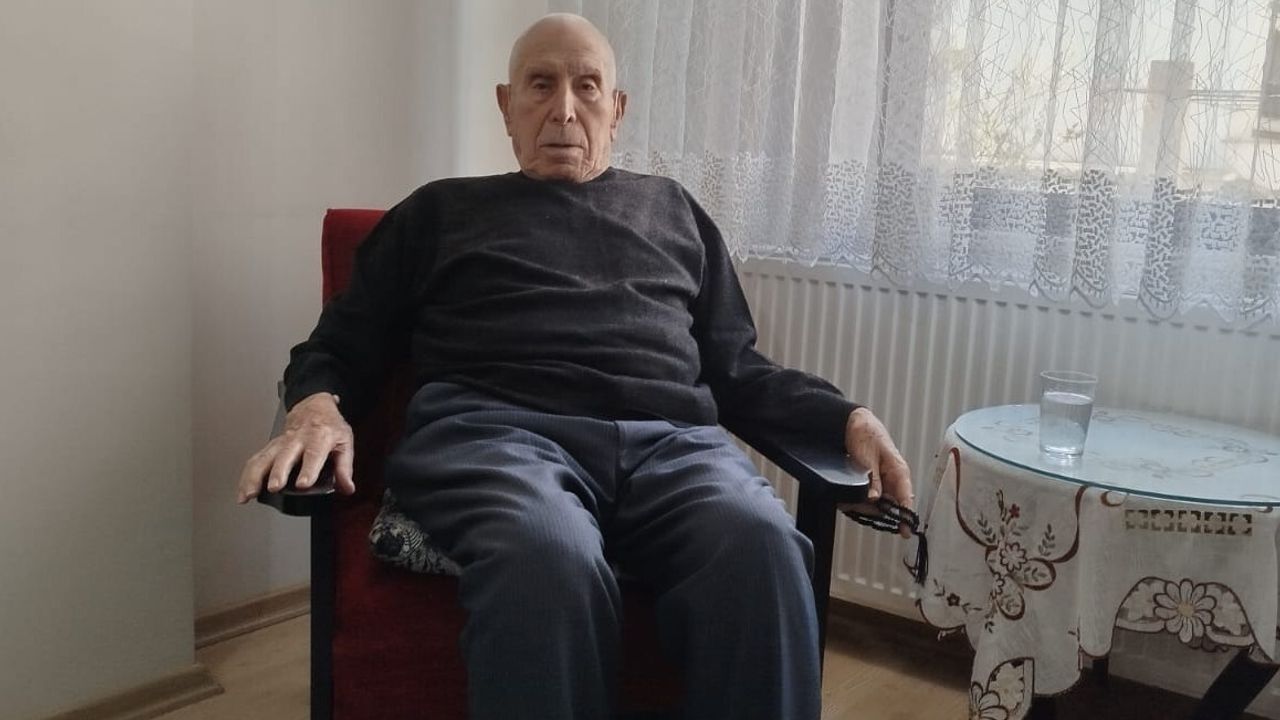 Sandıklı'nın ilk deniz astsubayı Mustafa Pekbey'in hayatı belgesel oldu