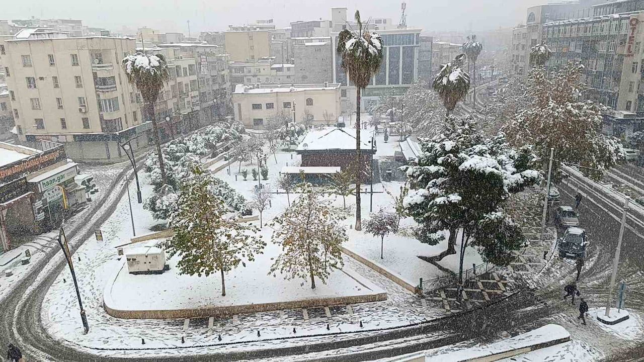 Şanlıurfa'da 30 Aralık 2025 Salı günü eğitime kar ve buzlanma gerekçesiyle ara verildi