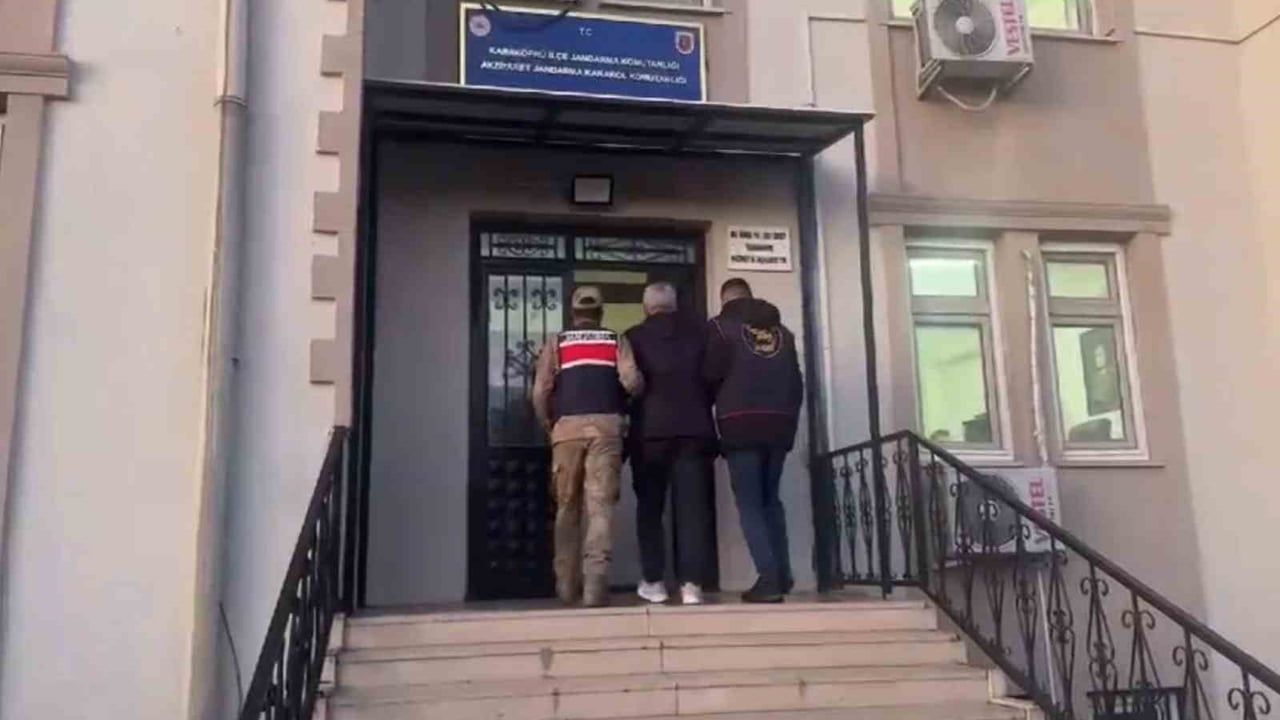 Şanlıurfa’da faili meçhul hırsızlık şüphelisi, aracının arka camındaki yazı ile tespit edildi