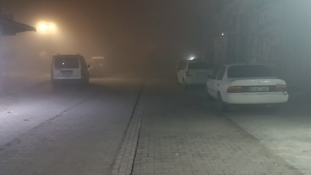 Şanlıurfa’da gece boyu yoğun sis etkili oldu, sabah saatlerinde dağıldı