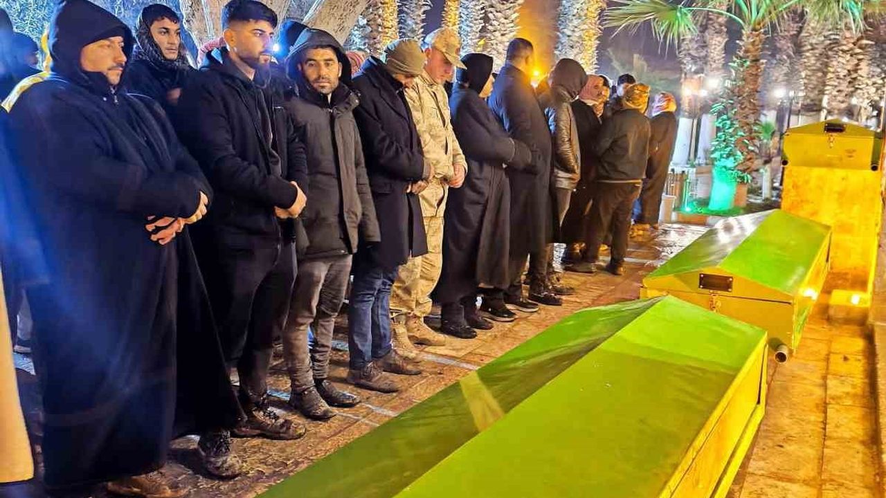 Şanlıurfa'da kar kazasında yaşamını yitiren 3 çocuk defnedildi