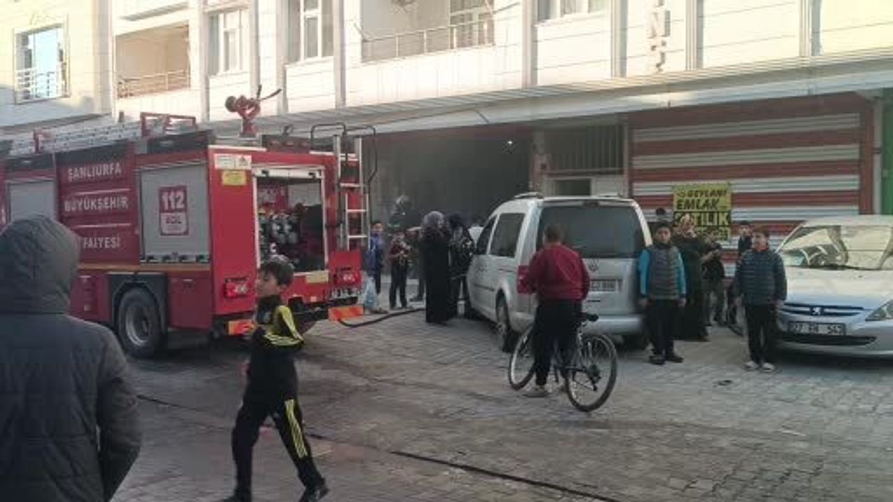 Şanlıurfa'da mobilya dükkanında talaş yangını: İtfaiye kısa sürede söndürdü