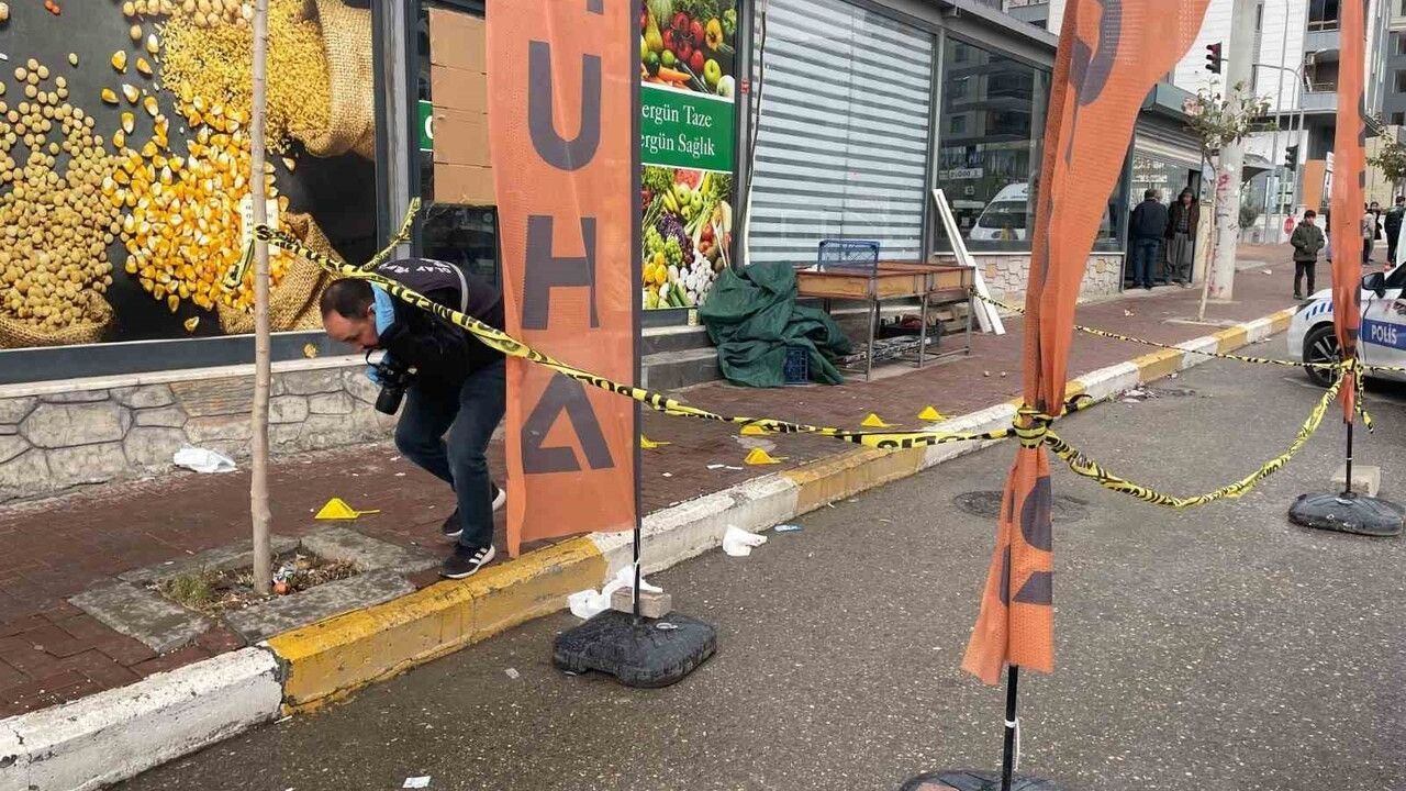 Şanlıurfa Karaköprü'de markete silahlı saldırı: 1 çalışan yaralandı