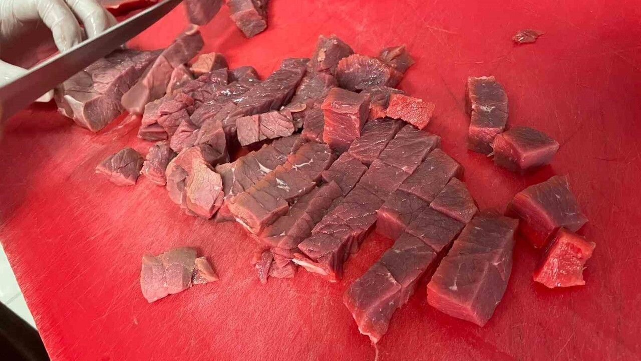 Şap Salgını Kırmızı Et Fiyatlarını Yükseltiyor: Dana Arzında Azalma ve Kesim Ücretlerinde Artış