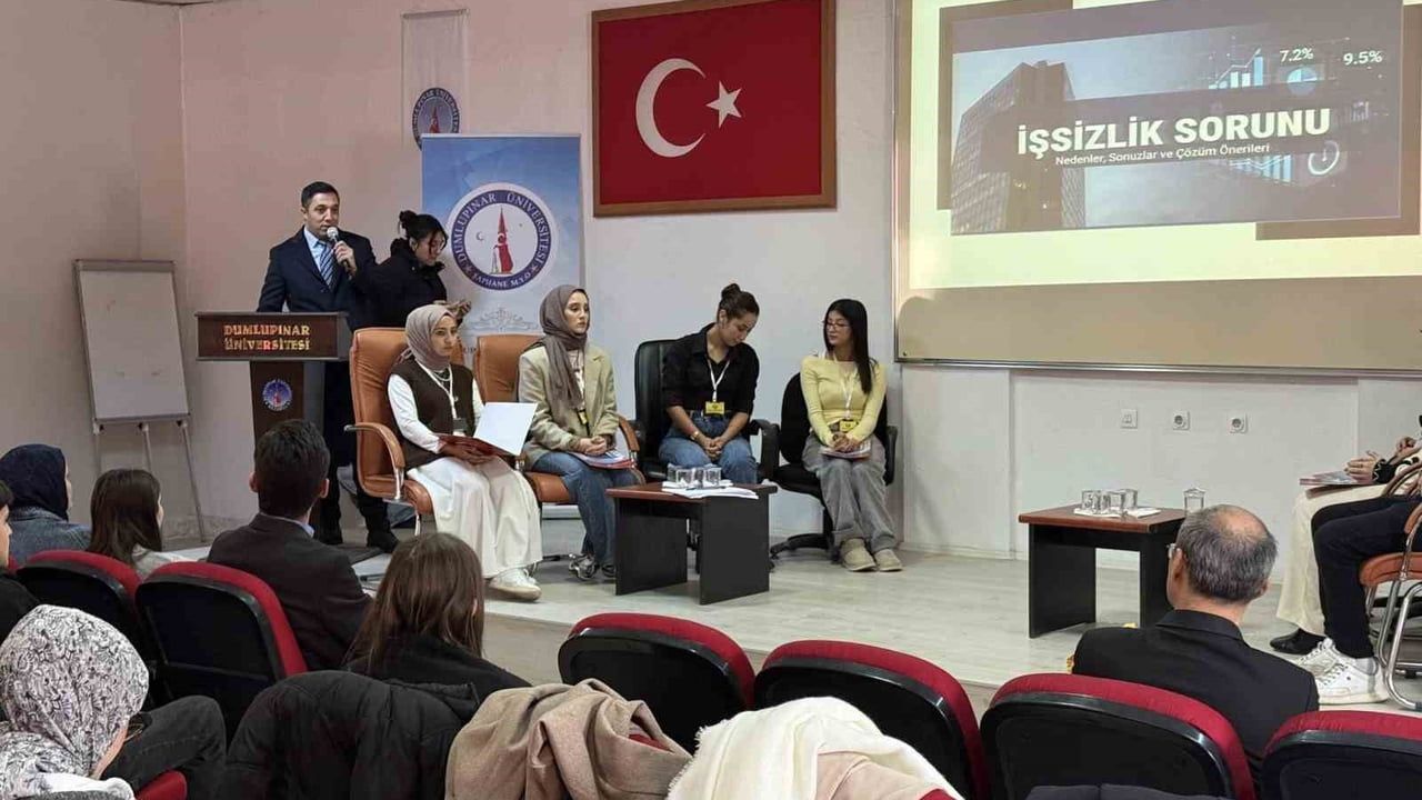 Şaphane MYO’da 'Sosyo-Ekonomik Analiz ve Politika Geliştirme Öğrenci Çalıştayı' düzenlendi