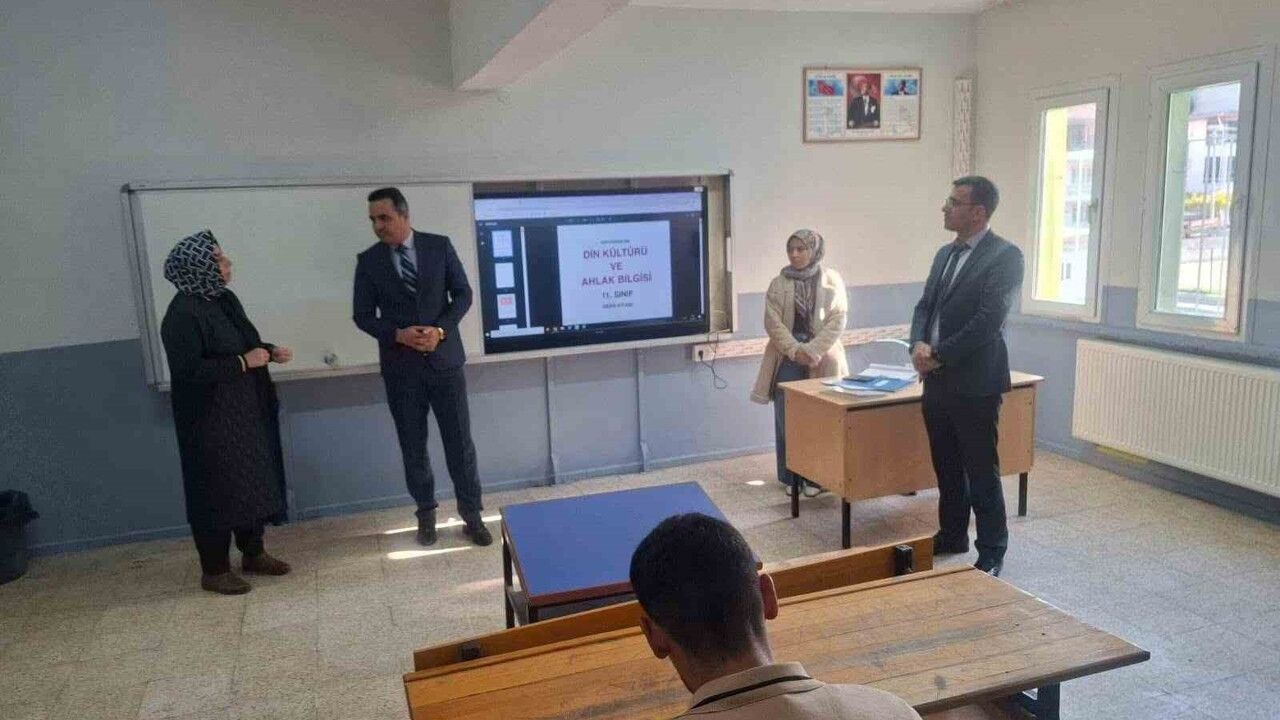 Sarıgöl Şehit Ali Suyabatmaz Mesleki Eğitim Merkezi yeni binasında eğitime başladı