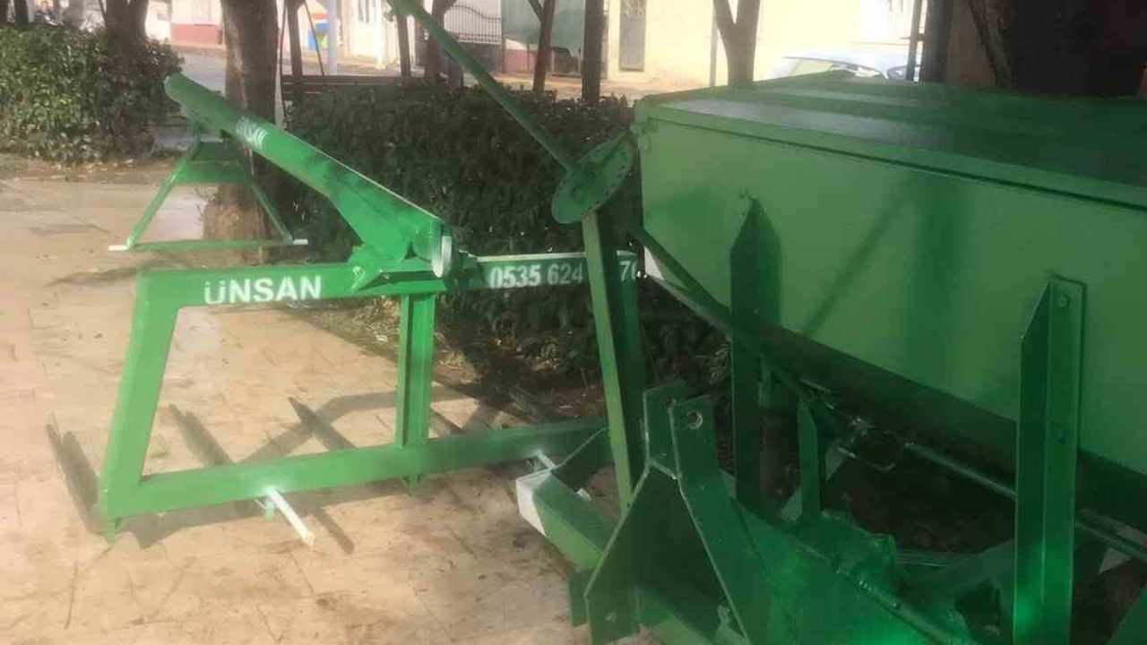 Sarıgöl Ziraat Odası'ndan çiftçilere ekipman desteği: Mahalle muhtarlıklarına dağıtım ve bakım