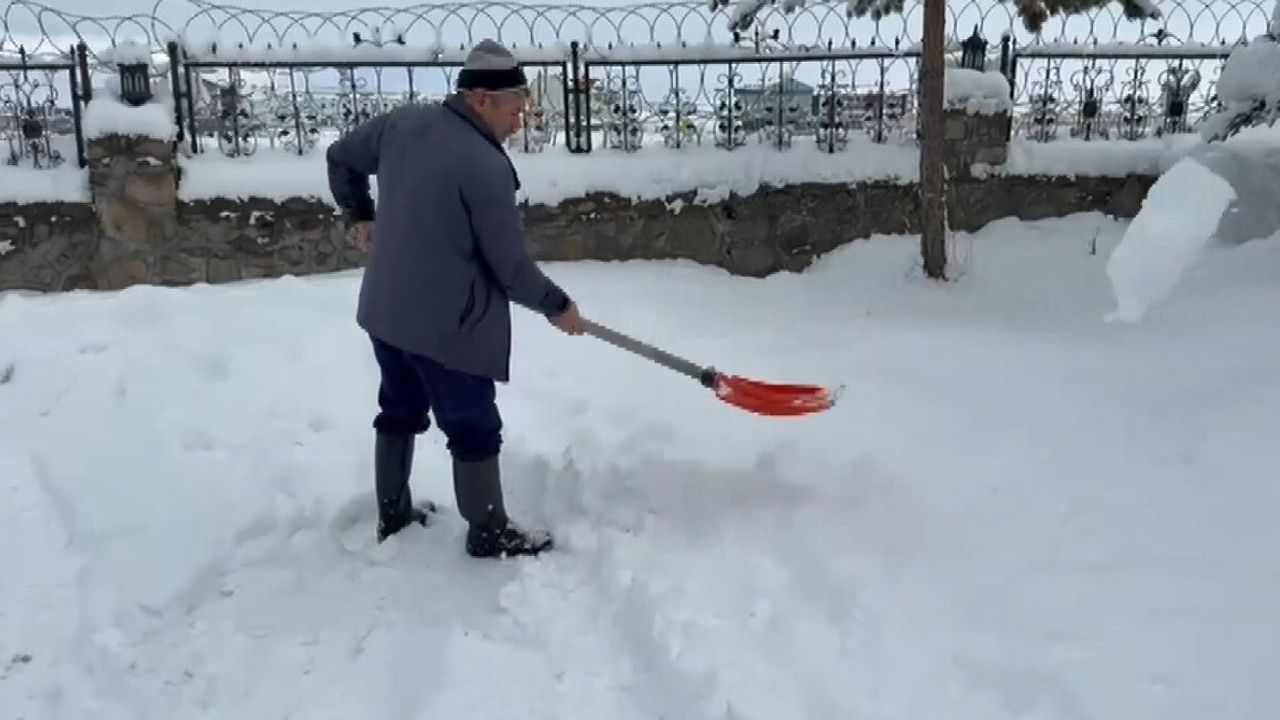 Sarıkamış Erken Karla Beyaza Büründü: Sarıçam Ormanları Drone Görüntüleriyle Kartpostallık Manzara