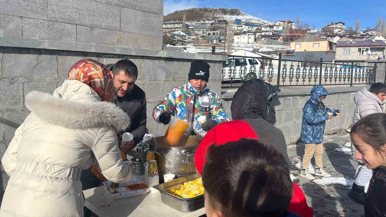 Sarıkamış'ta Genç Yürekler 111. Yılda Şehitleri Dualarla Andı