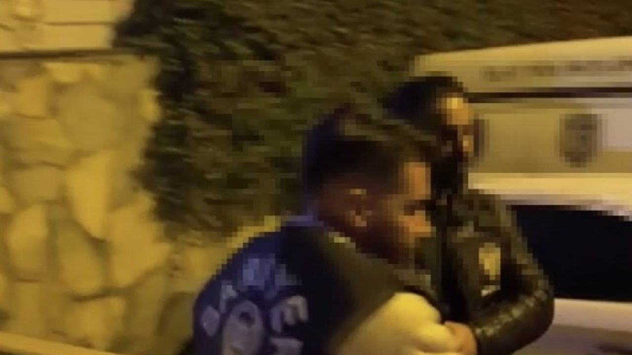 Sarıyer'de Eşinin Altınlarını Kumar Borcu İçin Bozduran Şüpheli, Berberde Tıraş Olurken Yakalandı